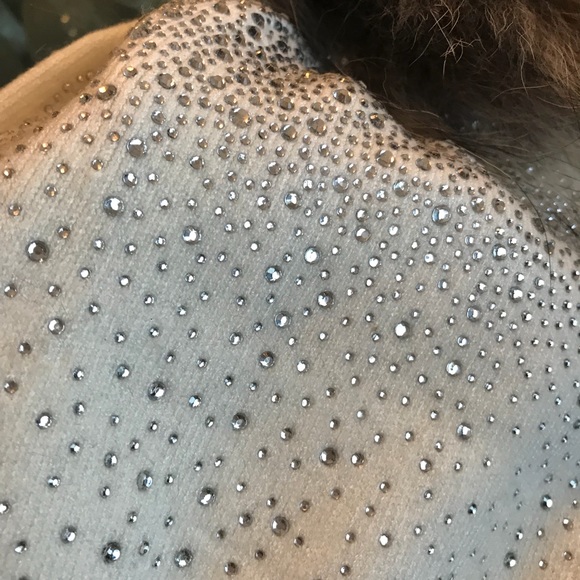 ✨Crystal Embellished Beanie W/ Fox Fur Pom Pom✨ - Picture 6 of 6